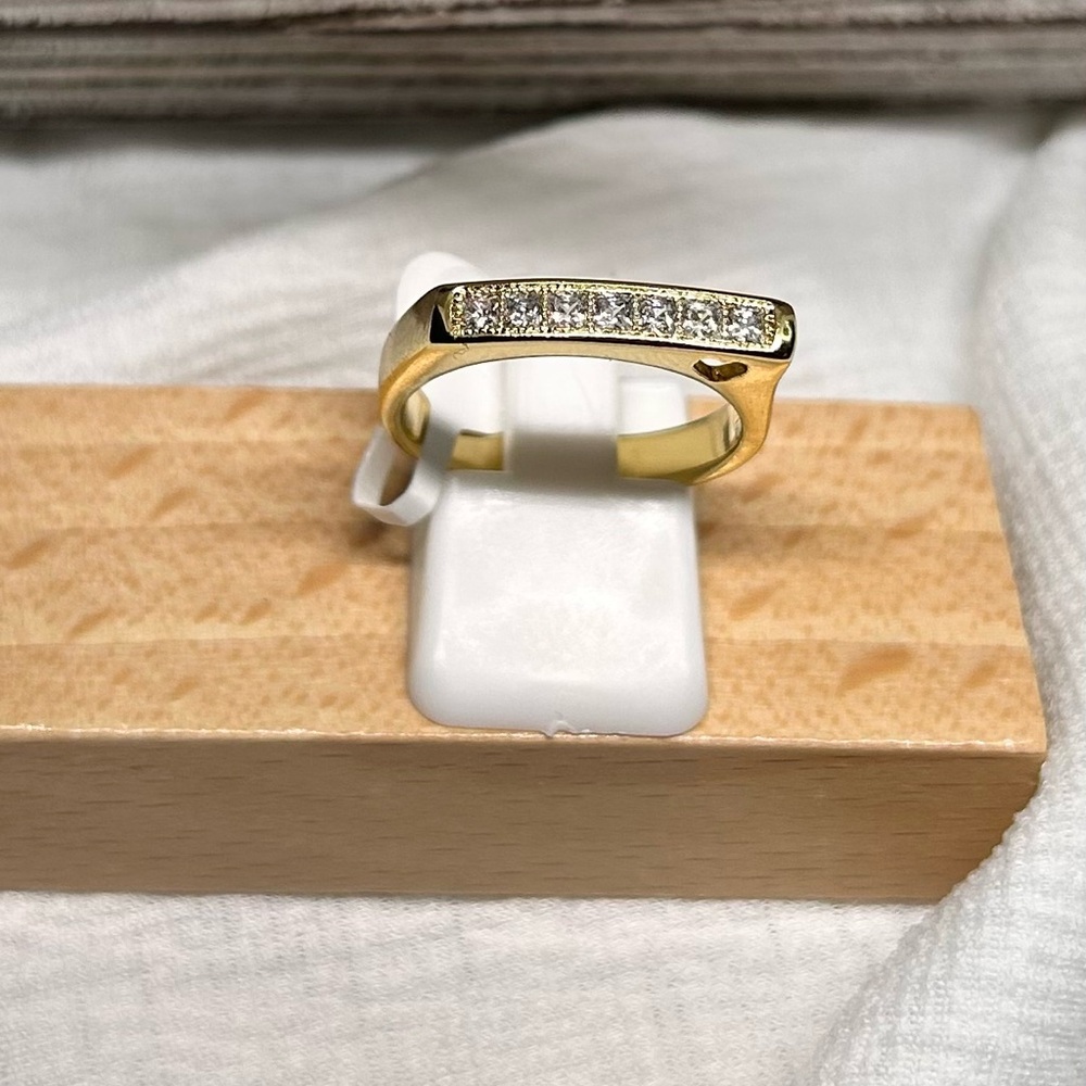 Elegant Gold Plated zirconia Band
